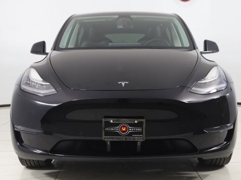 Used 2022 Tesla Model Y Long Range image 50