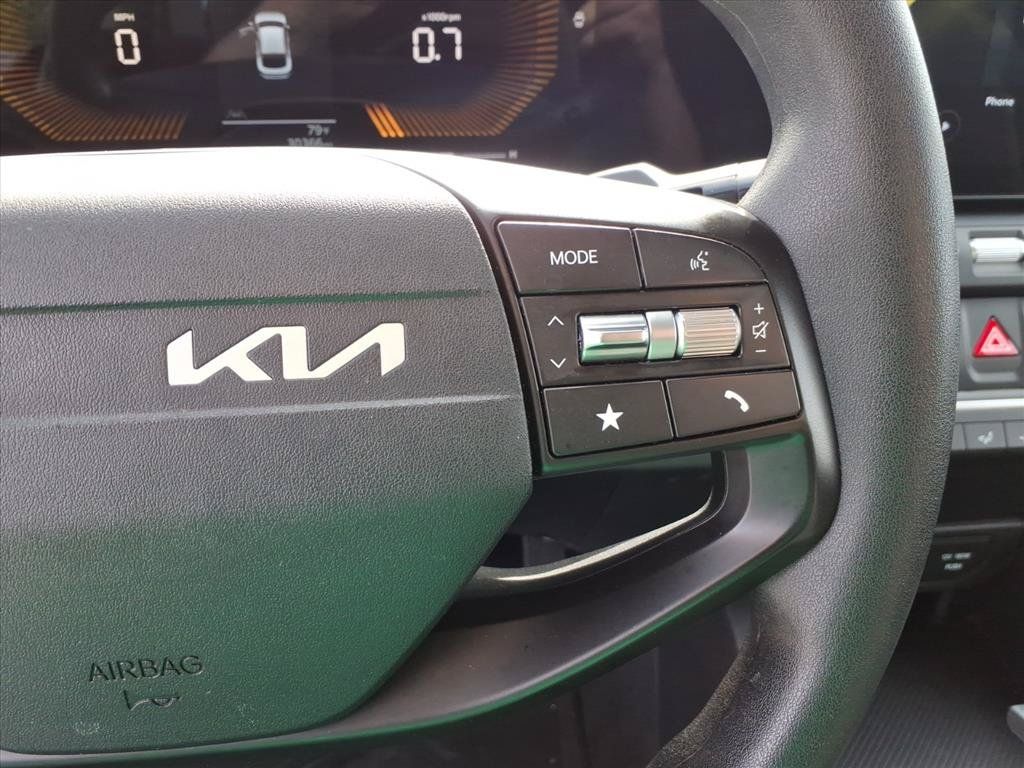 Used 2025 Kia K4 FWD image 25