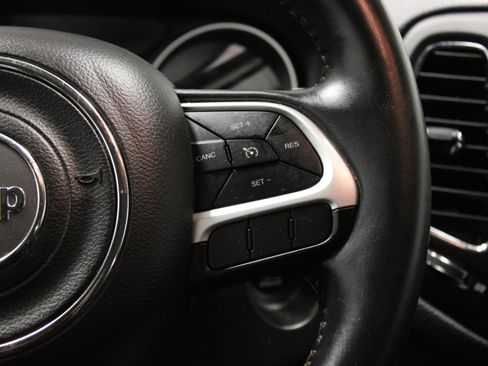 Used 2018 Jeep Compass Latitude AWD/4WD image 23