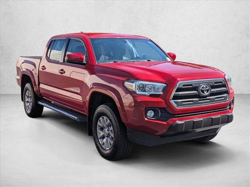 Used 2017 Toyota Tacoma SR5 AWD/4WD image 3