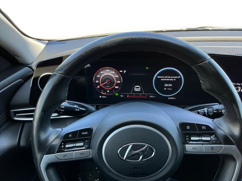Used 2023 Hyundai Elantra Limited FWD image 12