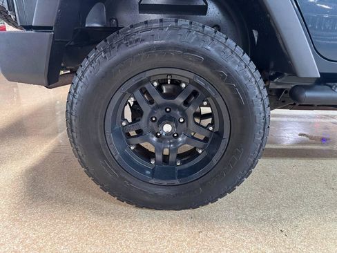 Used 2008 Jeep Wrangler Unlimited X AWD/4WD image 39