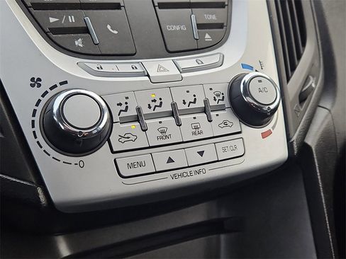 Used 2015 Chevrolet Equinox LT w/ Driver Convenience Package image 17