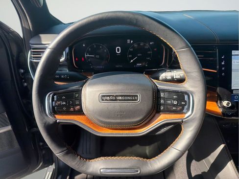 Used 2024 Jeep Grand Wagoneer Series III AWD/4WD image 39