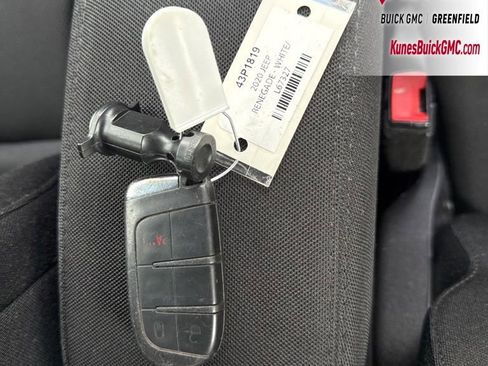Used 2020 Jeep Renegade Sport FWD image 38