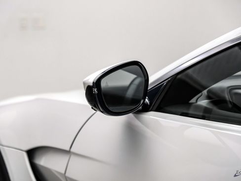 Used 2022 Aston Martin V8 Vantage Coupe RWD image 34