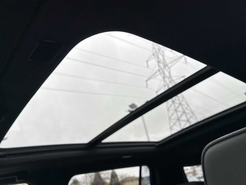 Certified 2022 Chevrolet Suburban RST w/ Luxury Package image 18