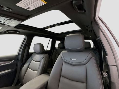 New 2025 Cadillac XT6 Luxury AWD/4WD image 19