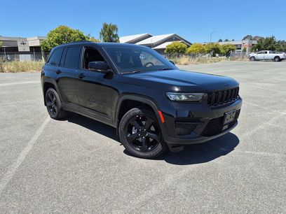 Used 2024 Jeep Grand Cherokee Altitude
