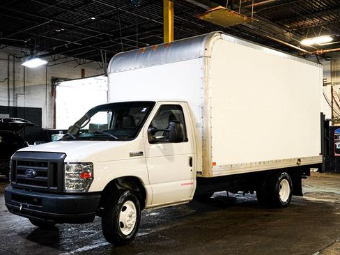 Used 2019 Ford E-350 and Econoline 350 Super Duty w/ Power Windows & Locks Group RWD image 3