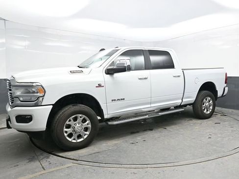 Used 2024 RAM 2500 Laramie AWD/4WD image 3