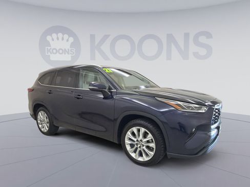 Used 2021 Toyota Highlander Limited FWD image 12