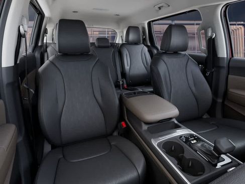 New 2026 Kia Carnival EX FWD image 15