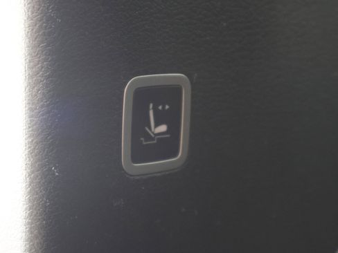 Used 2024 Chrysler Pacifica Touring-L FWD image 38