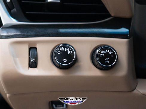 Used 2019 Cadillac Escalade ESV Platinum image 36