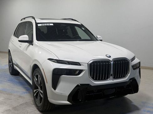 Used 2024 BMW X7 xDrive40i w/ M Sport Package AWD/4WD image 14