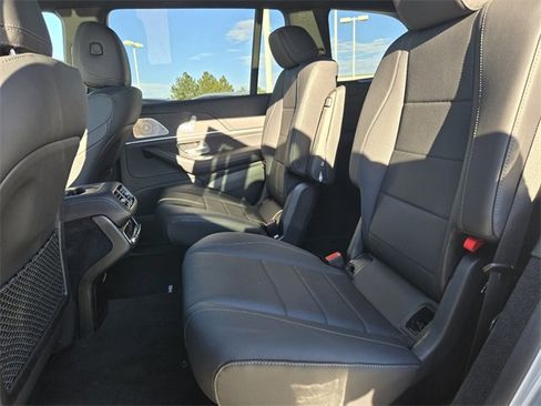 Used 2023 Mercedes-Benz GLS 450 4MATIC image 4