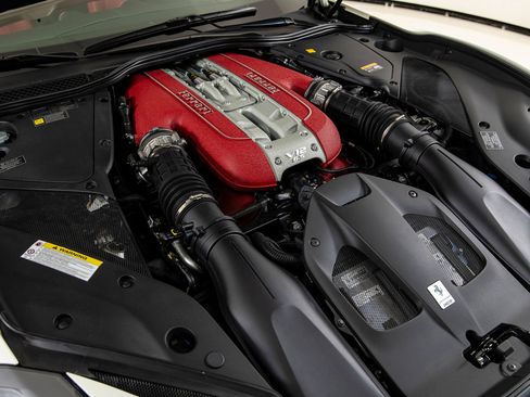 Certified 2019 Ferrari 812 Superfast RWD image 29