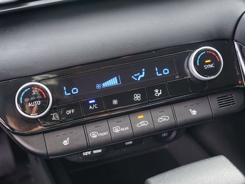 Certified 2023 Hyundai Elantra Blue w/ Preferred Accessory Package FWD image 21