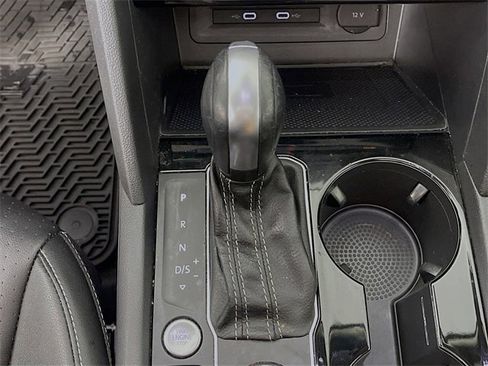 Used 2021 Volkswagen Atlas SEL R-Line image 18