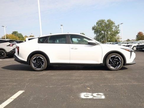 New 2025 Kia K4 EX image 4