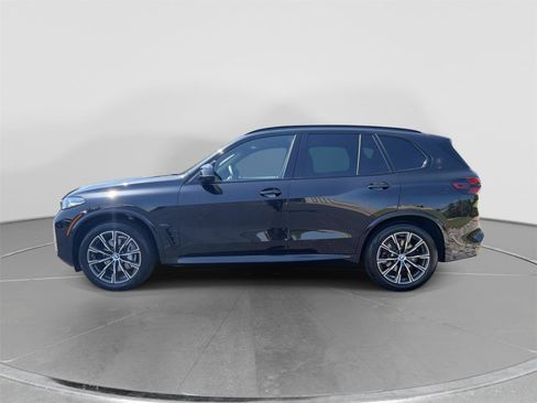 Used 2024 BMW X5 xDrive40i w/ M Sport Package AWD/4WD image 2