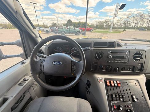 Used 2017 Ford E-450 and Econoline 450 Super Duty w/ Ambulance Prep Package RWD image 14