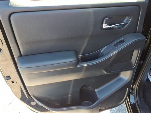 Used 2023 Nissan Frontier SV image 21