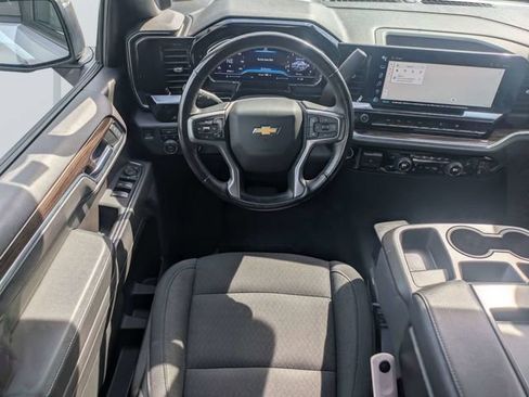 Used 2022 Chevrolet Silverado 1500 LT w/ Safety Package AWD/4WD image 16