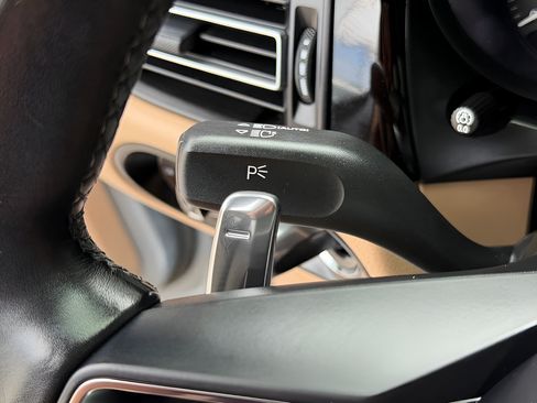 Used 2022 Porsche Macan AWD/4WD image 37