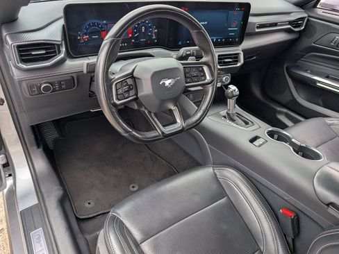 Used 2025 Ford Mustang GT Premium RWD image 7
