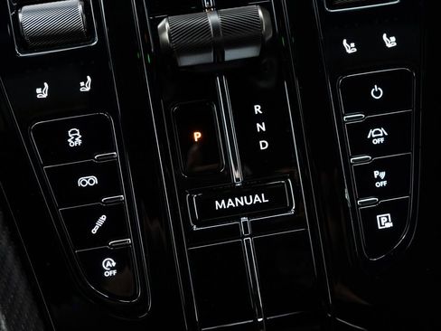 Used 2026 Aston Martin DB12 Coupe RWD image 29