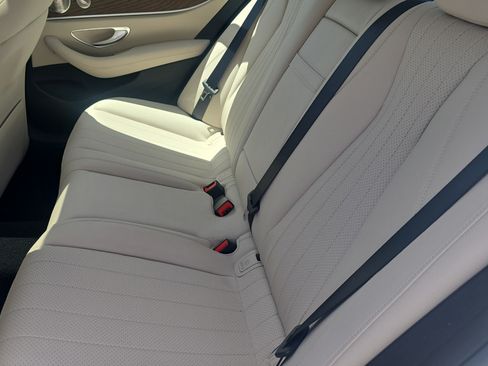 Used 2022 Mercedes-Benz E 350 4MATIC Sedan image 10