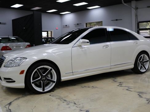 Used 2013 Mercedes-Benz S 550 4MATIC w/ Sport Pkg image 10