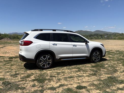 New 2026 Subaru Ascent Touring AWD/4WD image 8