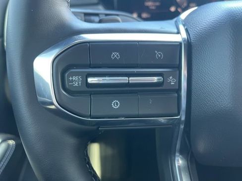 Used 2025 GMC Acadia Elevation image 23