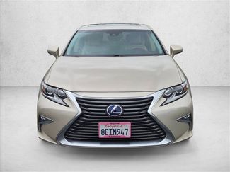 Used 2018 Lexus ES 300h w/ Navigation Package FWD video 2