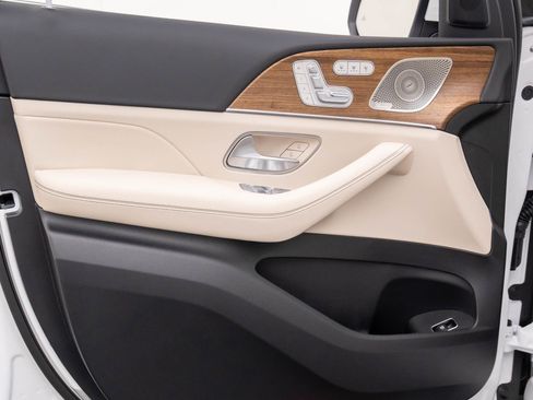 New 2026 Mercedes-Benz GLS 450 4MATIC image 15