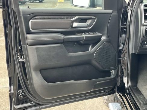Used 2023 RAM 1500 4x4 Crew Cab image 27