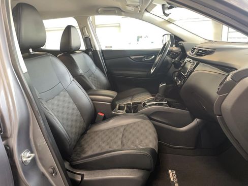 Used 2022 Nissan Rogue Sport SV w/ Technology Package image 20