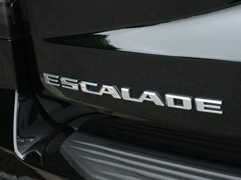 Used 2024 Cadillac Escalade Premium Luxury w/ LPO, Floor Liner Package AWD/4WD image 41
