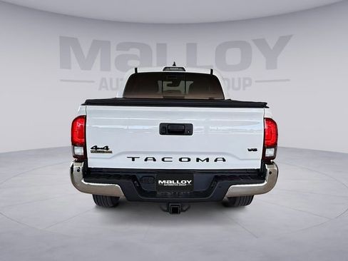 Used 2023 Toyota Tacoma SR5 AWD/4WD image 4