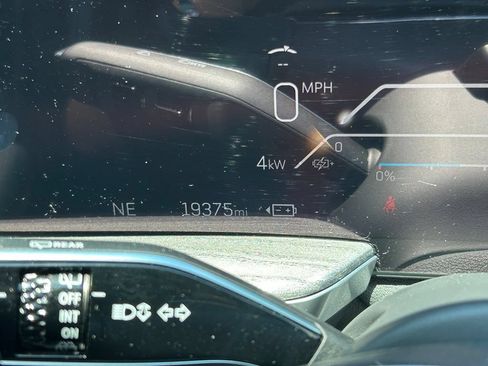 Used 2025 Cadillac Escalade IQ Sport 2 AWD/4WD image 28