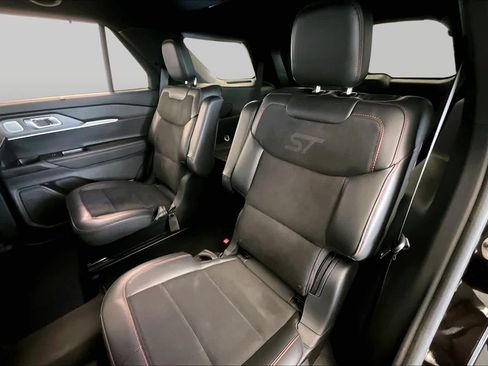 Used 2025 Ford Explorer ST AWD/4WD image 18