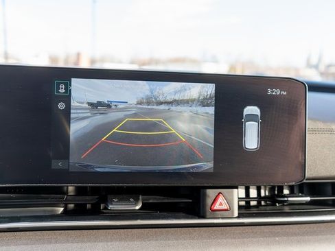 Used 2025 Kia Carnival EX image 36