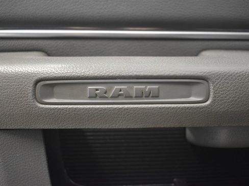 Used 2014 RAM 2500 SLT w/ Popular Equipment Group image 26