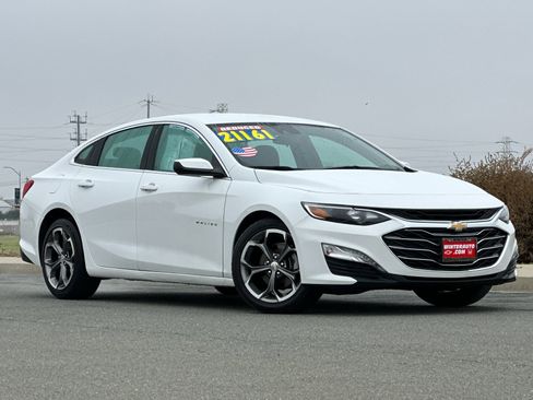 Used 2024 Chevrolet Malibu LT image 2