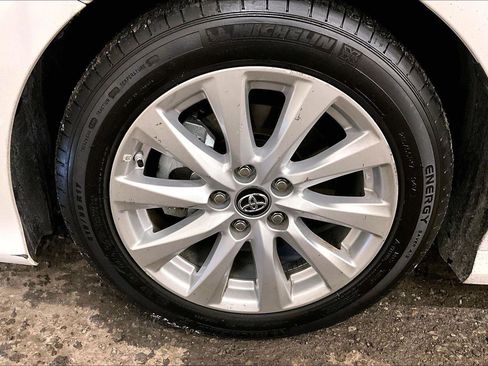 Used 2018 Toyota Camry LE image 8