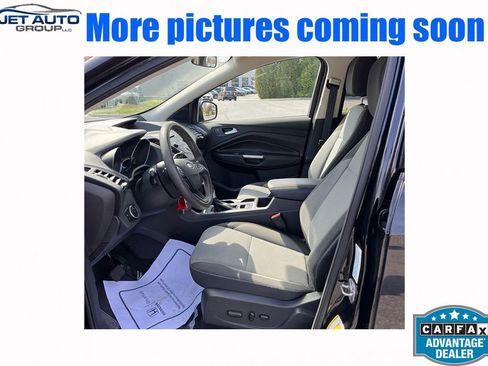 Used 2017 Ford Escape SE image 3