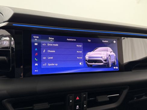 Certified 2025 Porsche Macan Electric RWD image 41